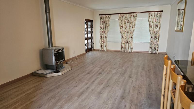 3 Bedroom Property for Sale in Sonstraal Heights Western Cape